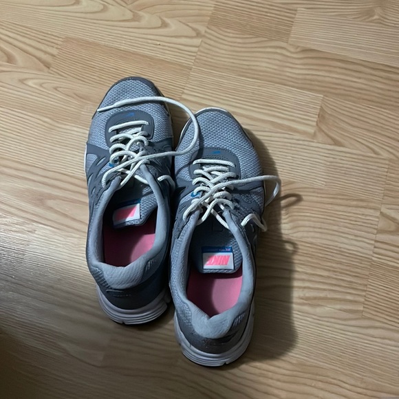 Nike women’s sneakers size 9.  Worn but good condition. - Picture 1 of 5